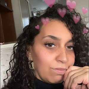 Meet your Posher, April